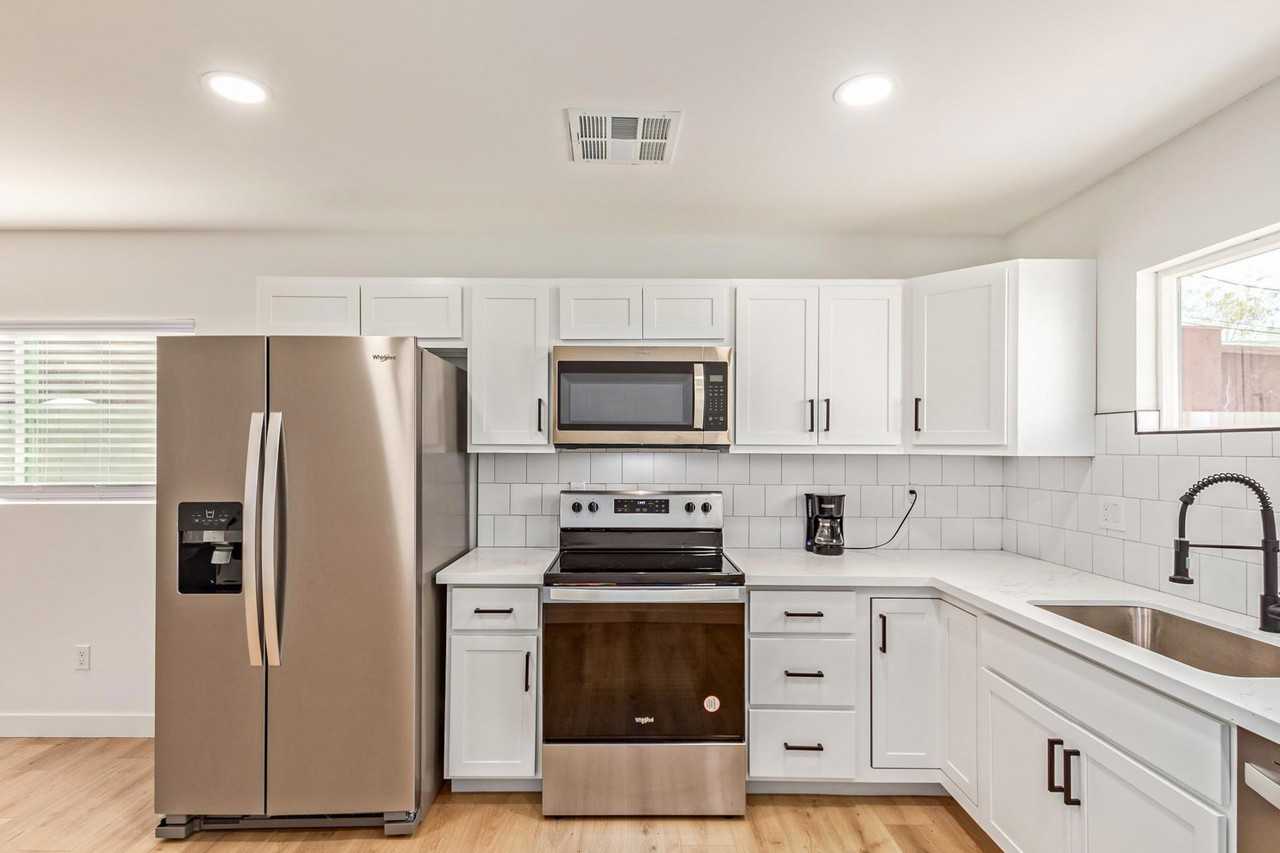 E Monroe St - Photo 6 of 12