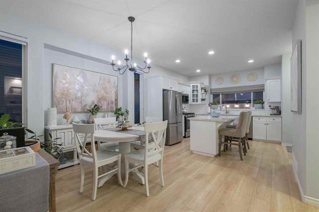 24126 102A Avenue - Photo 7 of 18