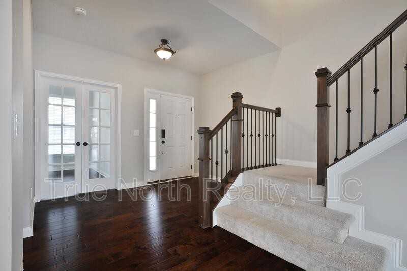 1412 Leesland Dr - Photo 4 of 50