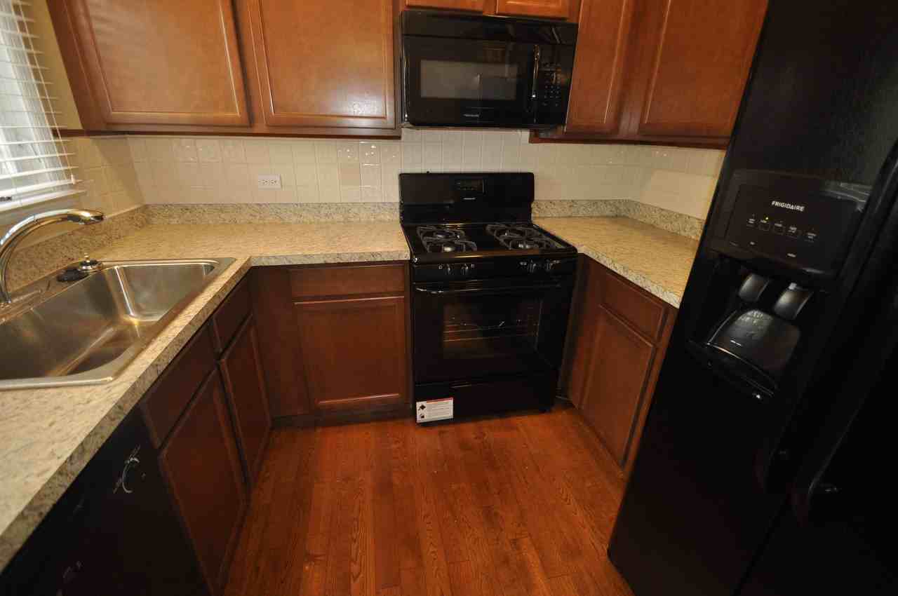 27W236 Virginia St - Photo 3 of 6