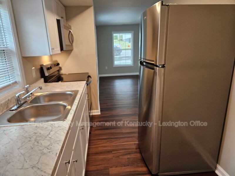 319 E Office St - Photo 3 of 21