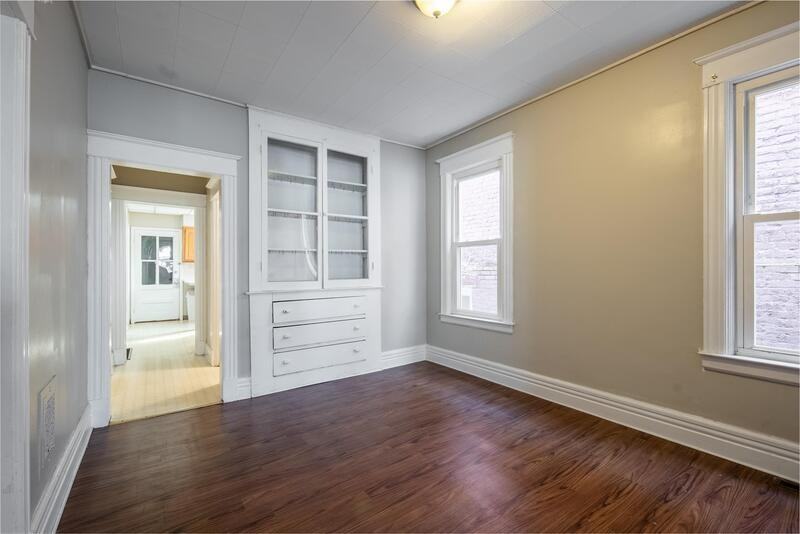 450 Yates St - Photo 7 of 35