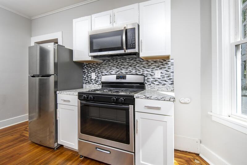 437 Hamilton St - Photo 3 of 24