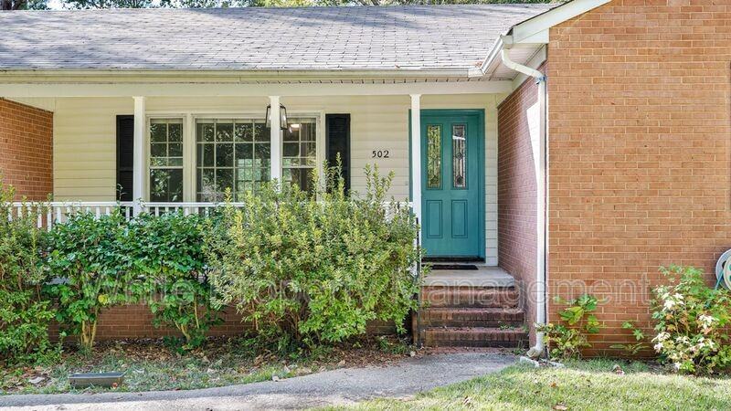 502 Plantation Rd - Photo 2 of 28