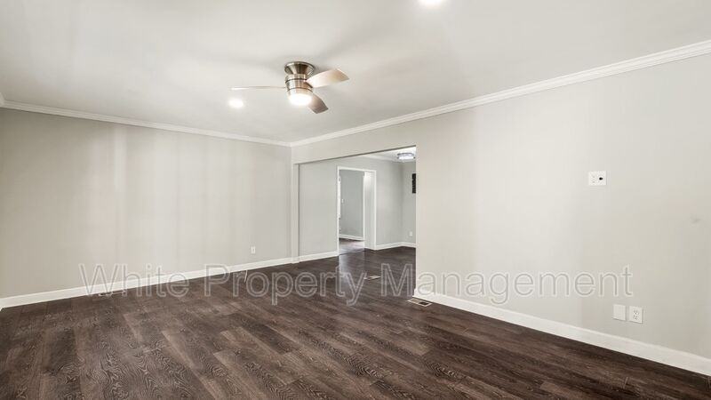 502 Plantation Rd - Photo 4 of 28