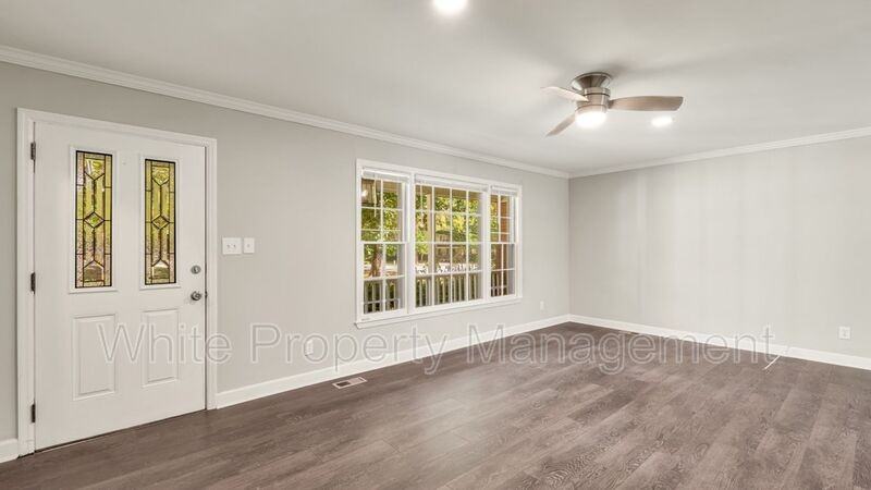 502 Plantation Rd - Photo 5 of 28