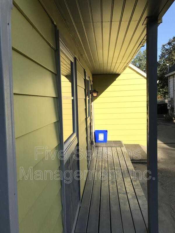 133 Elmwood Ave - Photo 3 of 19