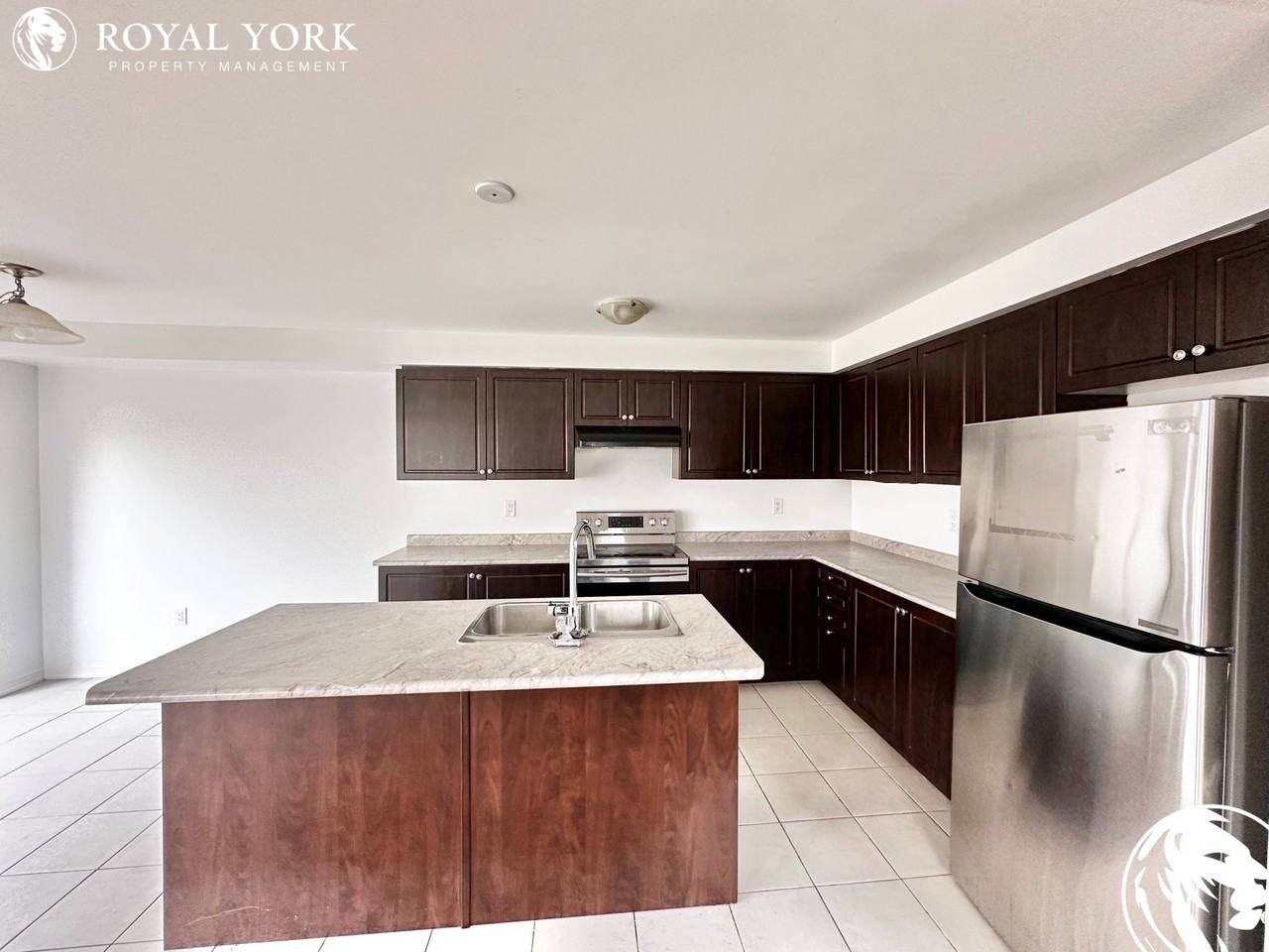 11 Butcher Cres #11 - Photo 2 of 45