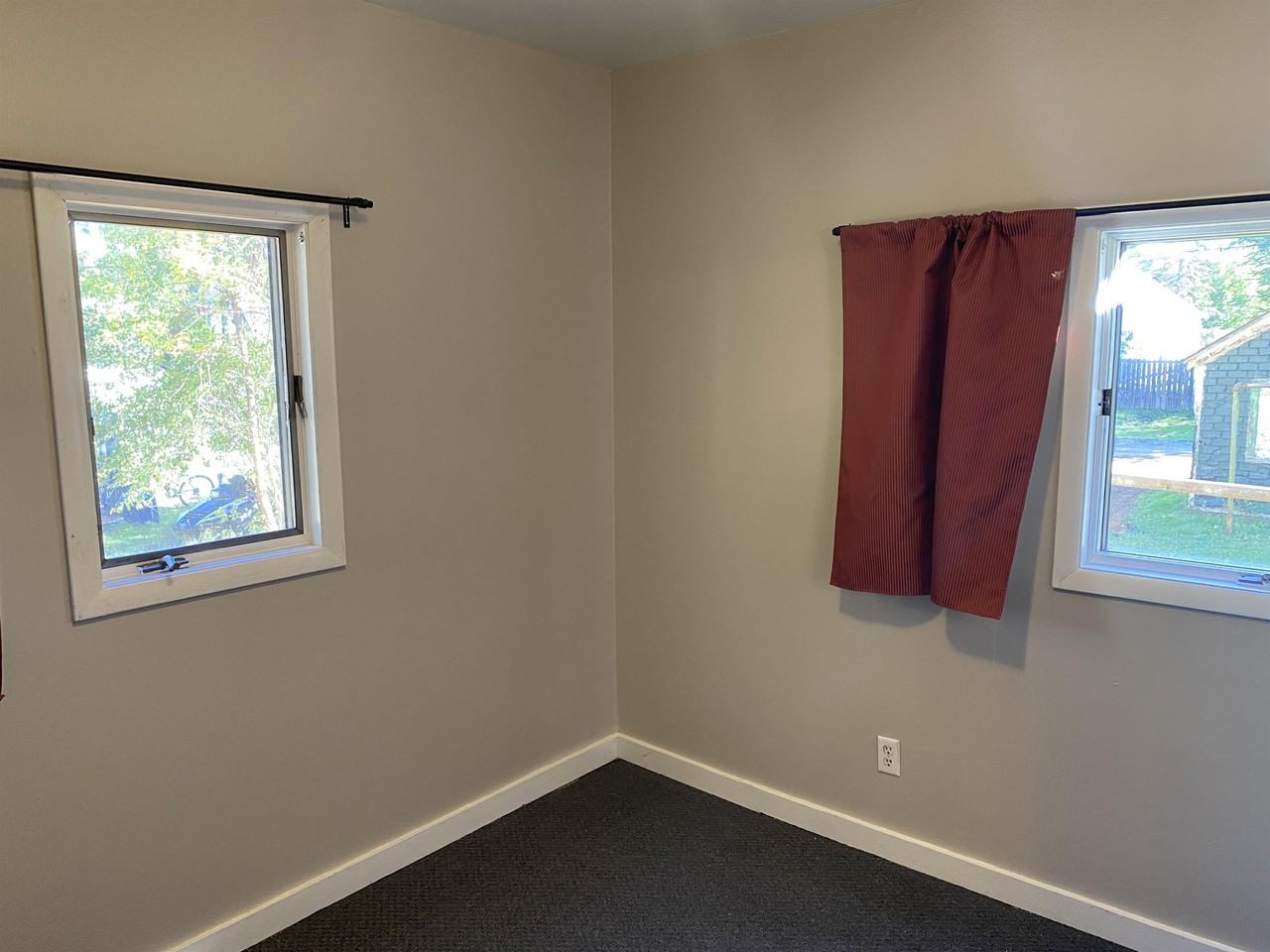 2322 5th Ave W Lowr - Photo 2 of 6