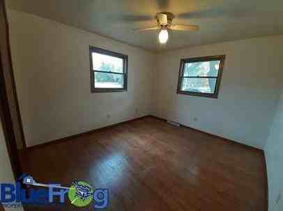 1012/1014 E Airport Road - Photo 2 of 5