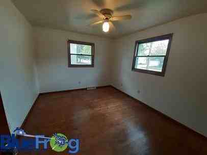 1012/1014 E Airport Road - Photo 3 of 5