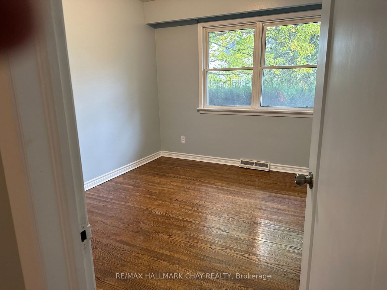 15 Vistaview Boulevard #None - Photo 3 of 6