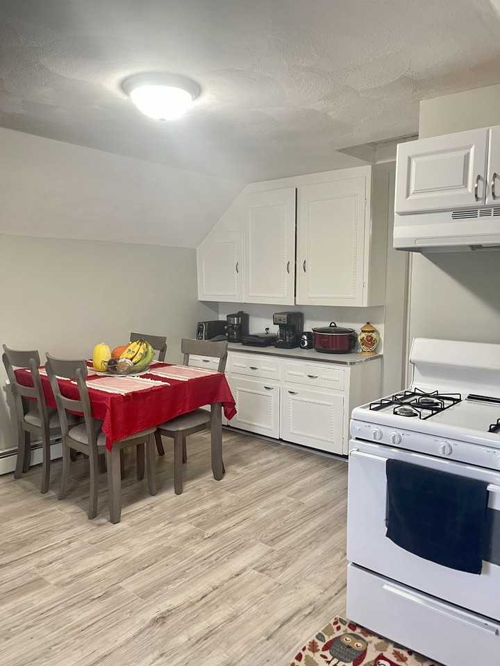 1253 Eddy St #3 - Photo 3 of 10