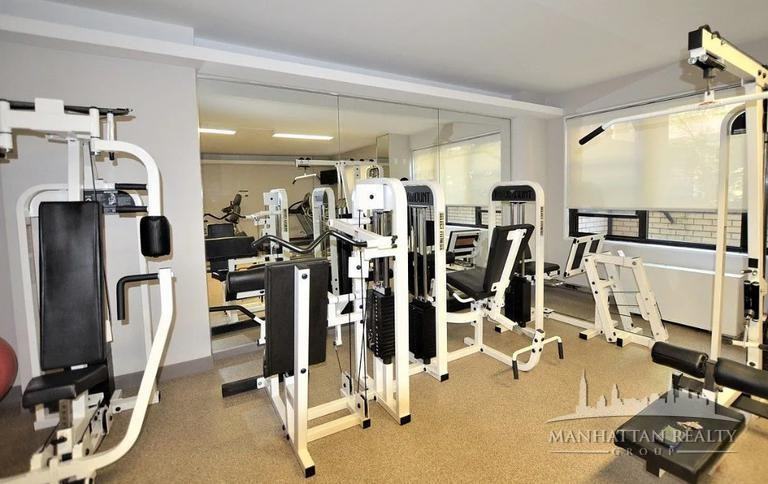 333 E 49th St #2P - Photo 3 of 7