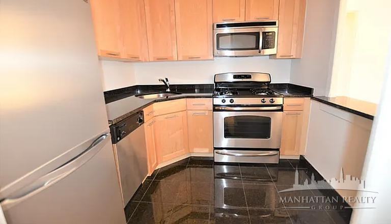 333 E 49th St #2P - Photo 4 of 7