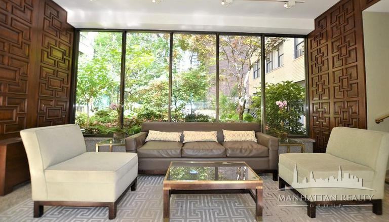 333 E 49th St #2P - Photo 6 of 7