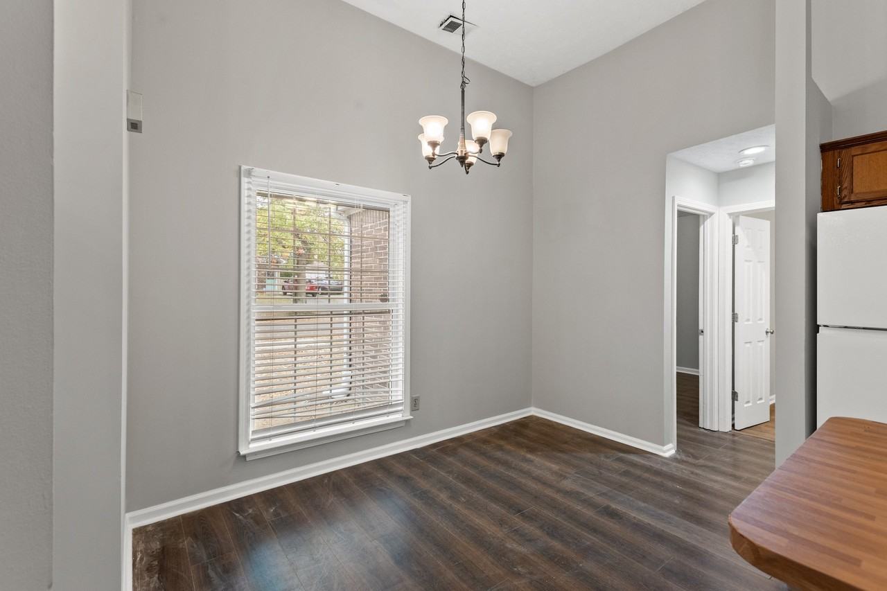 1342 The Kings Ct #1 - Photo 4 of 22