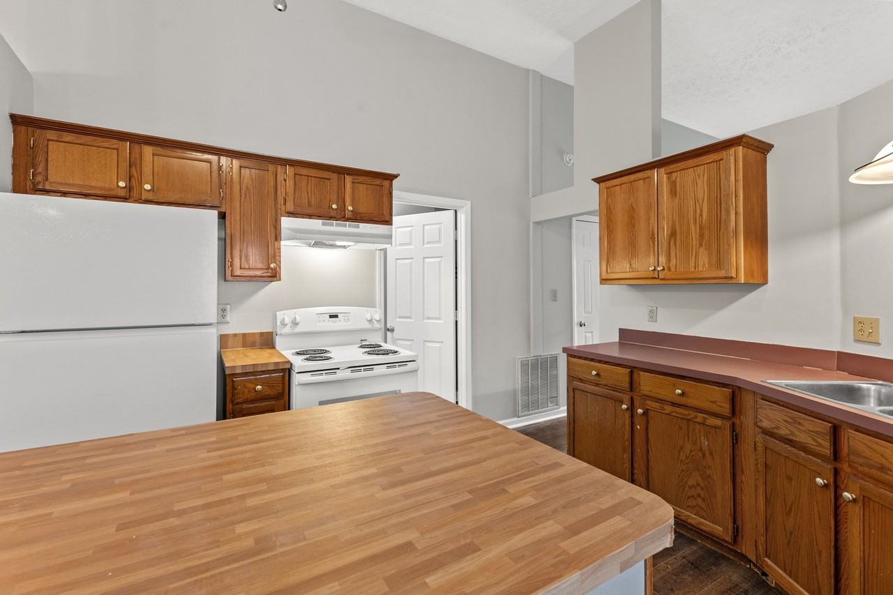 1342 The Kings Ct #1 - Photo 5 of 22