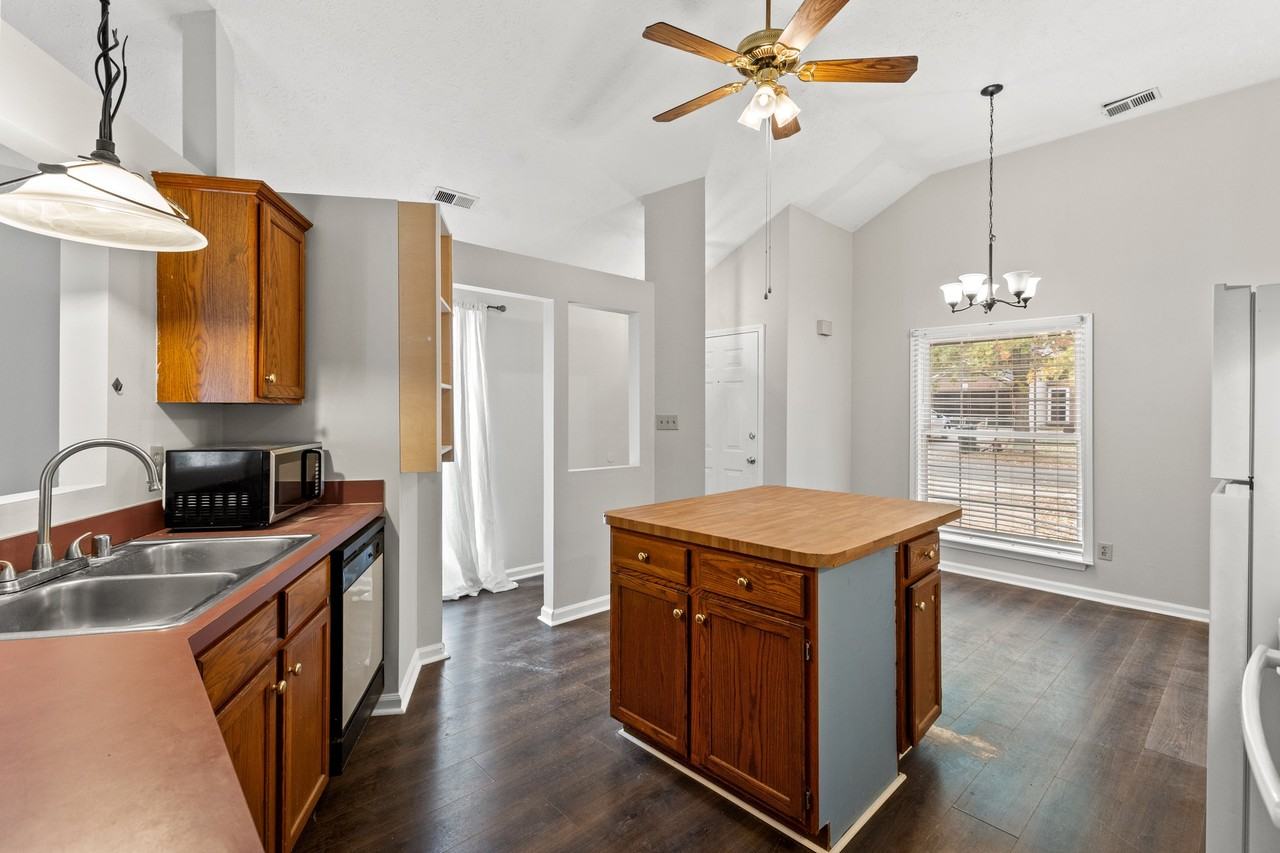 1342 The Kings Ct #1 - Photo 7 of 22