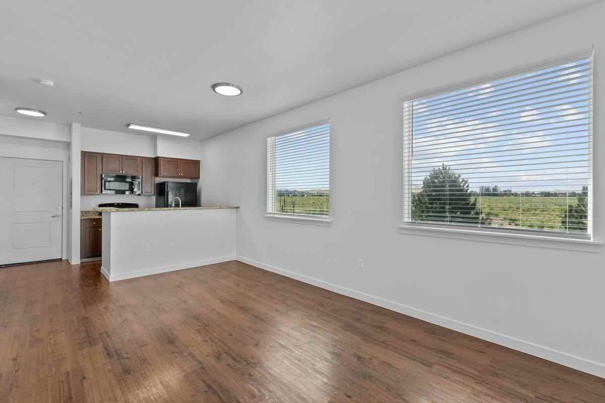 3003 Queensgate Dr - Photo 4 of 13