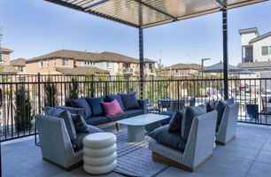 featured image of 1008 Little Ln