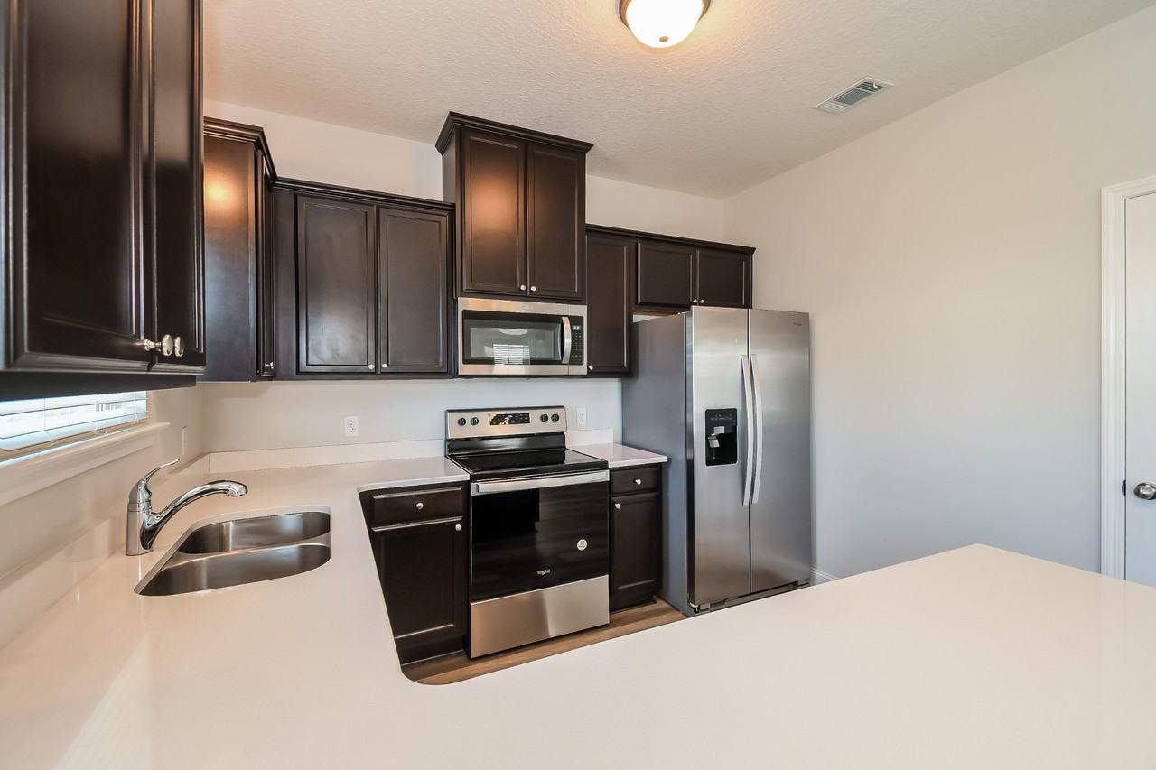 812 Marne Blvd - Photo 6 of 16