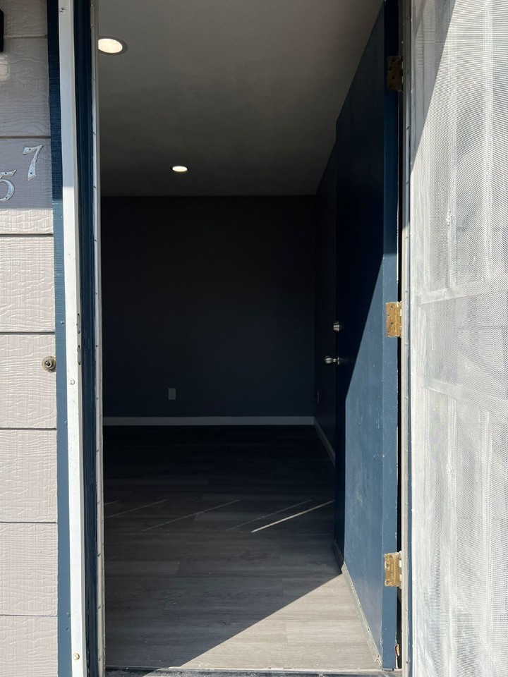 257 Brookdale Dr - Photo 5 of 26