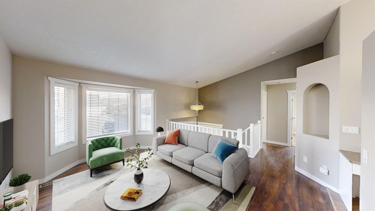 9121 129 Avenue - Photo 2 of 10