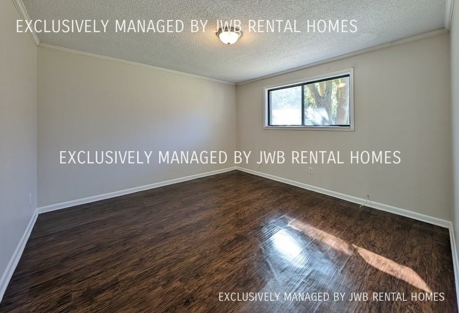 3025 Armstrong St - Photo 2 of 8