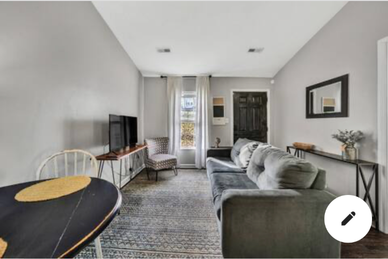 912 Kyle Ave Ne - Photo 3 of 17