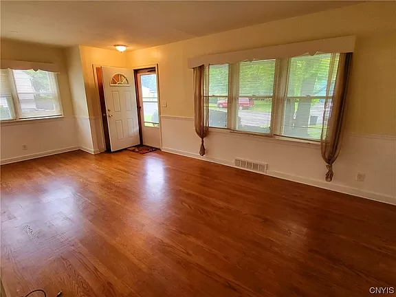 728 N Highland Ave - Photo 3 of 15