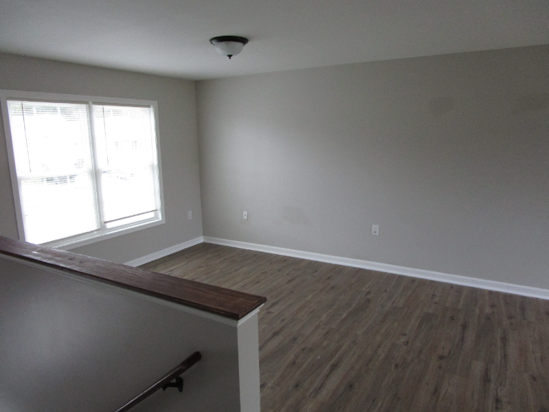 144 Freight Car Cir - Photo 3 of 16