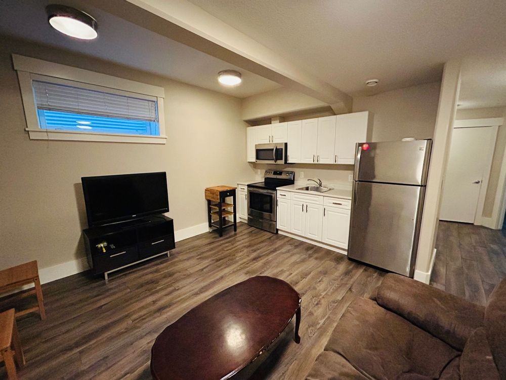 140B Comeau Cres - Photo 3 of 9