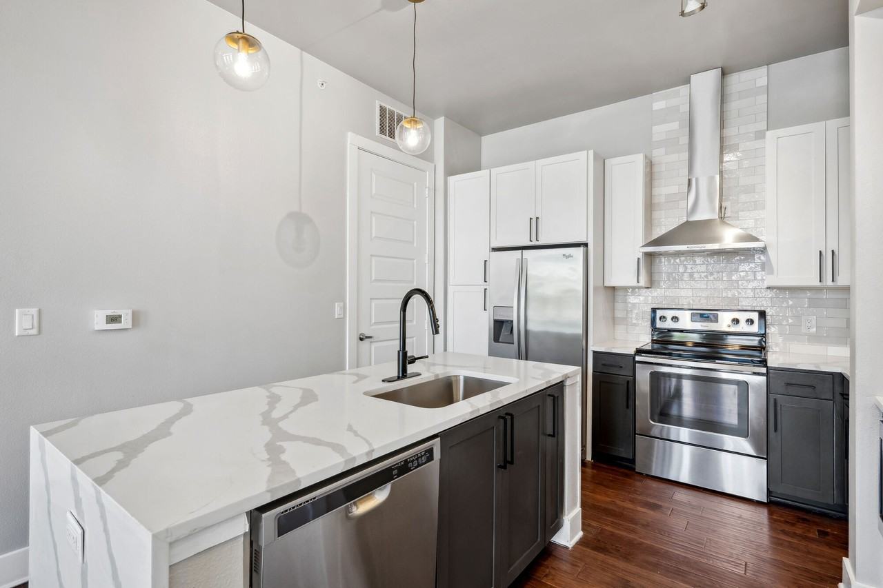 Kade - Photo 4 of 23