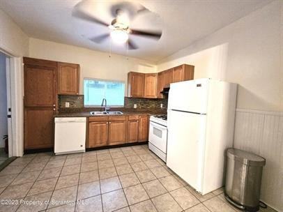 209 Lincoln Street - Photo 3 of 17