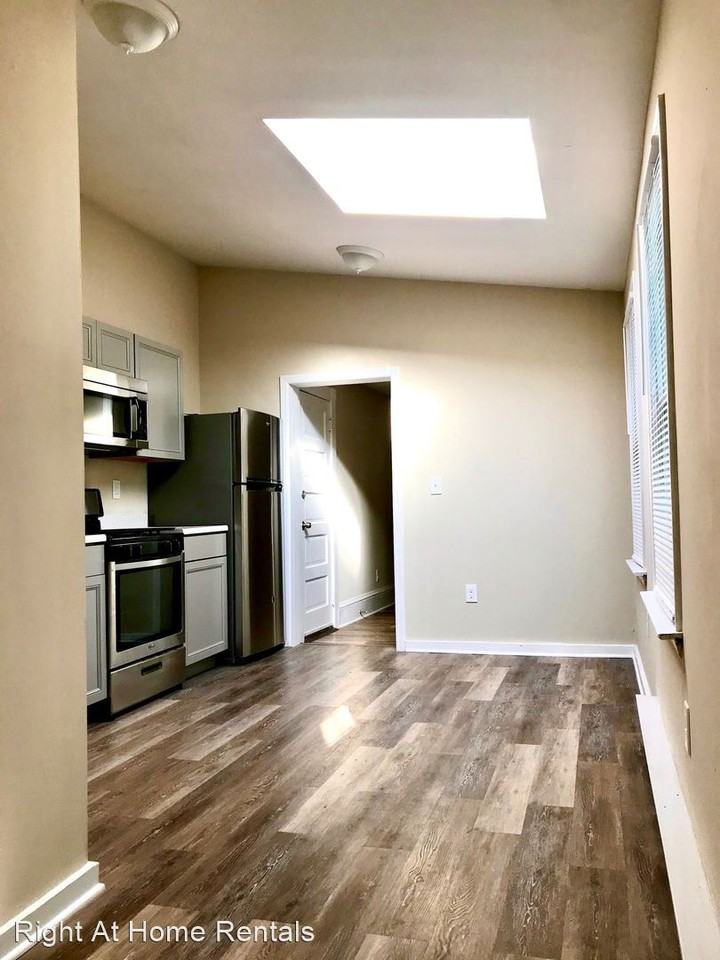 1046 Northampton St - Photo 2 of 6