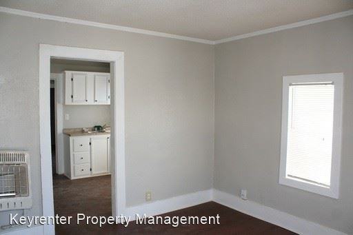 1530 E 7th St - Photo 2 of 16