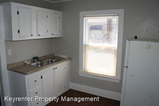 1530 E 7th St - Photo 3 of 16