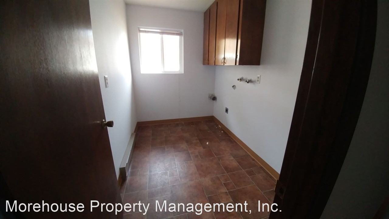 765 Wocus St - Photo 2 of 11