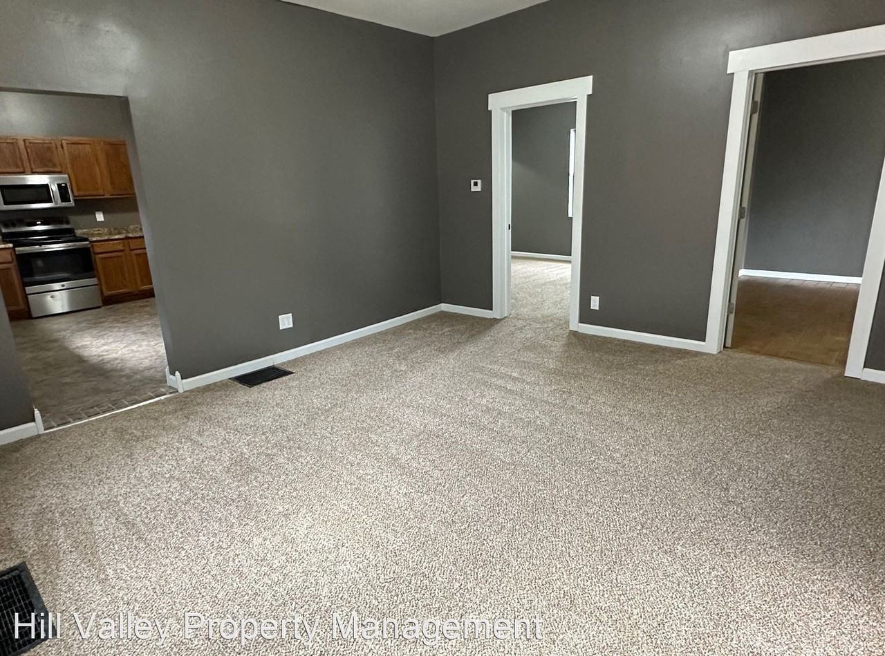 1625 S 9th St - Photo 3 of 19