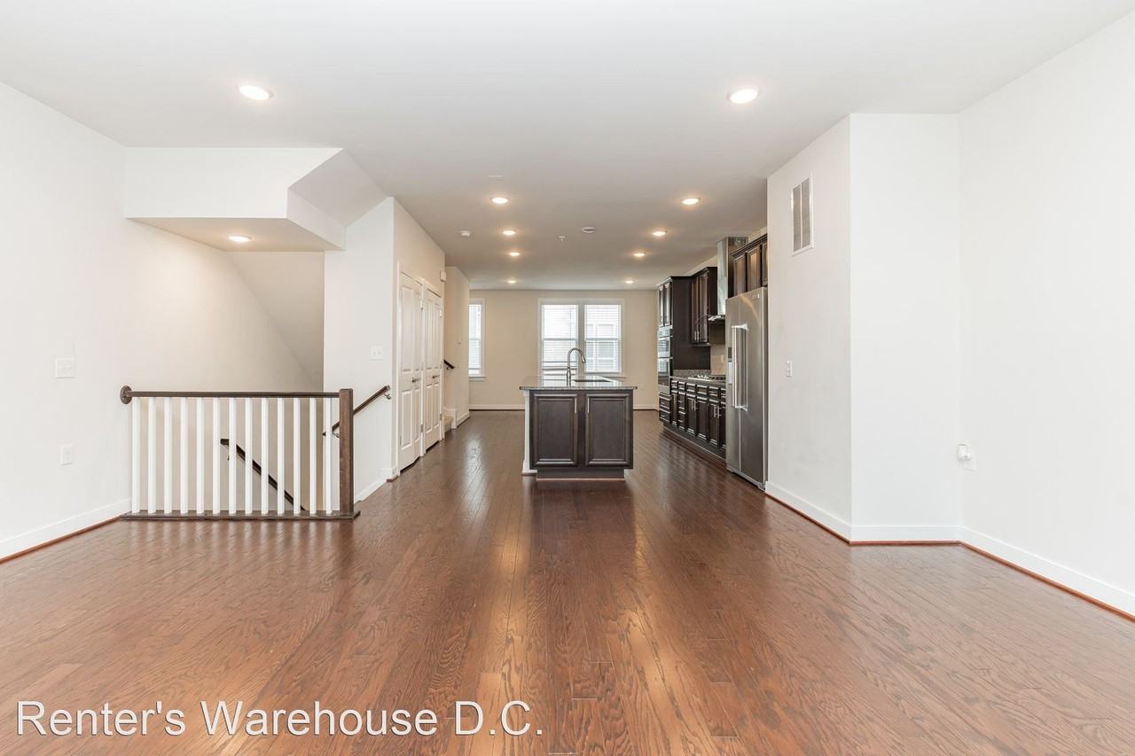 13372 Sherwood Park Ln - Photo 2 of 30