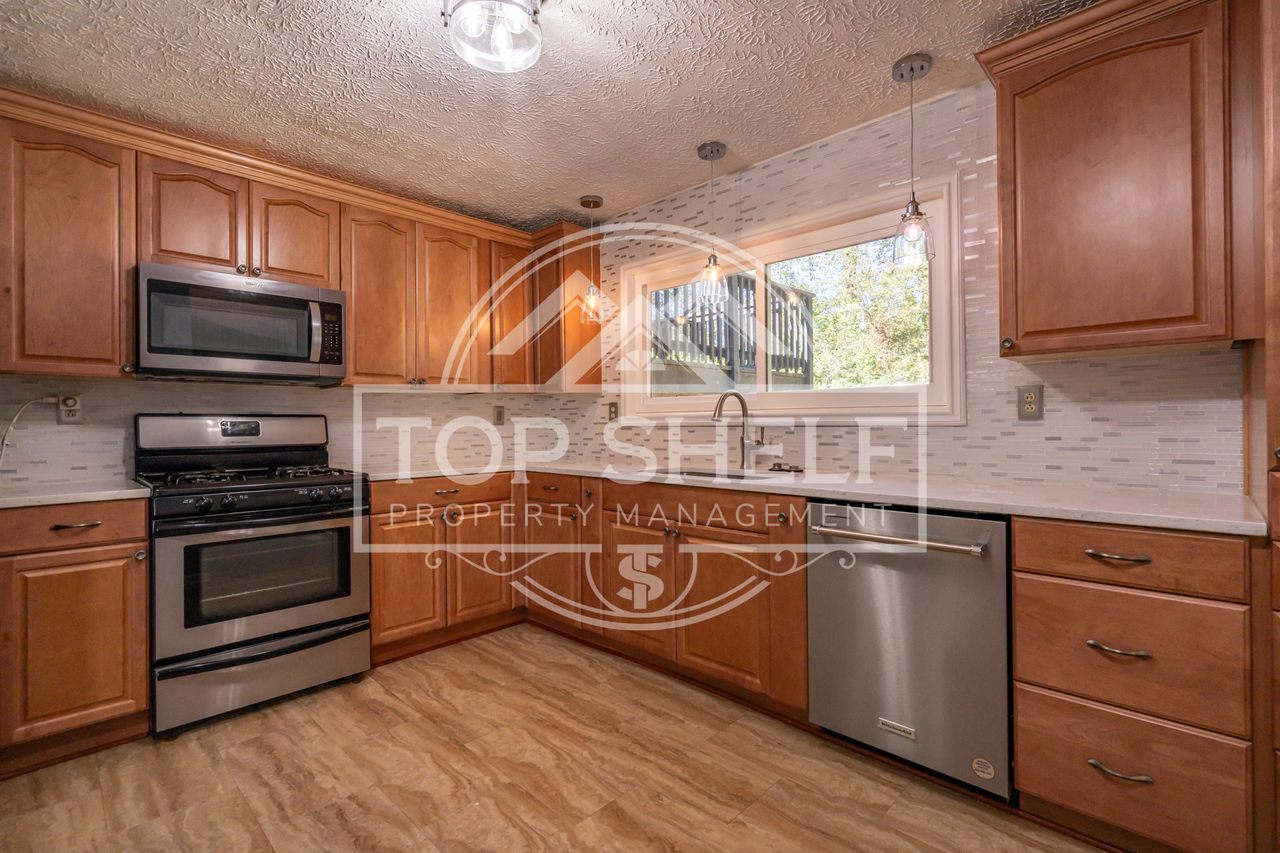 1960 Branch View Drive #1 - Photo 7 of 33