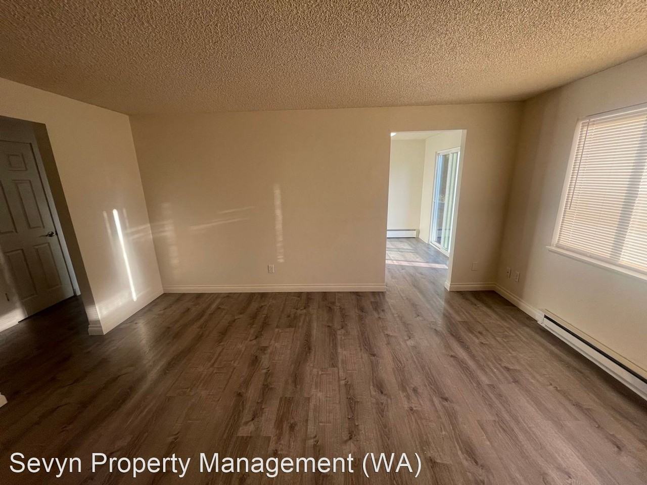 4046 S 31st St. - Photo 3 of 17