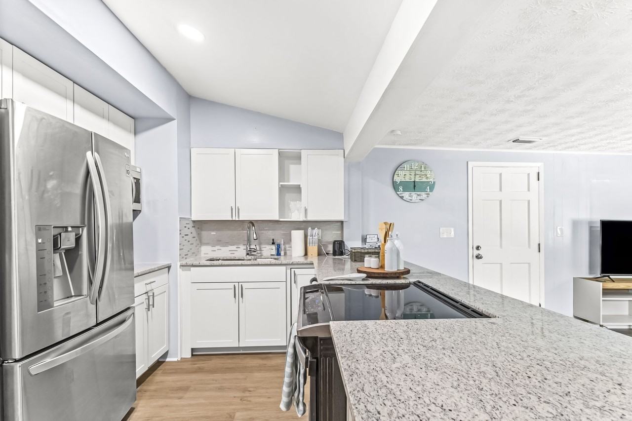 Dowling Ln - Photo 6 of 15