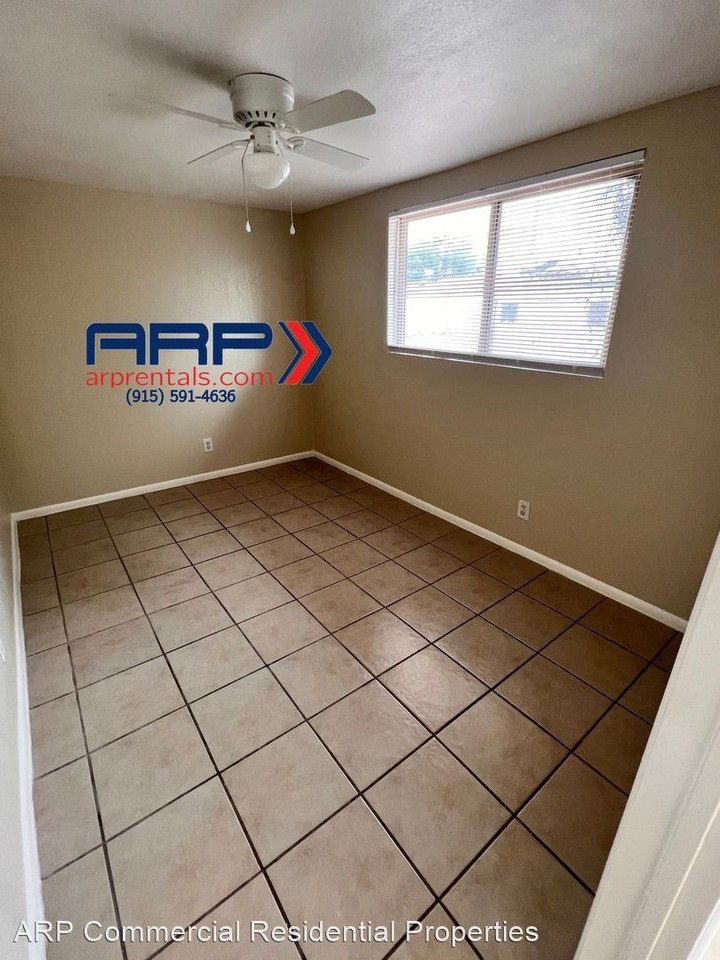 5715 Lexington Dr - Photo 3 of 20