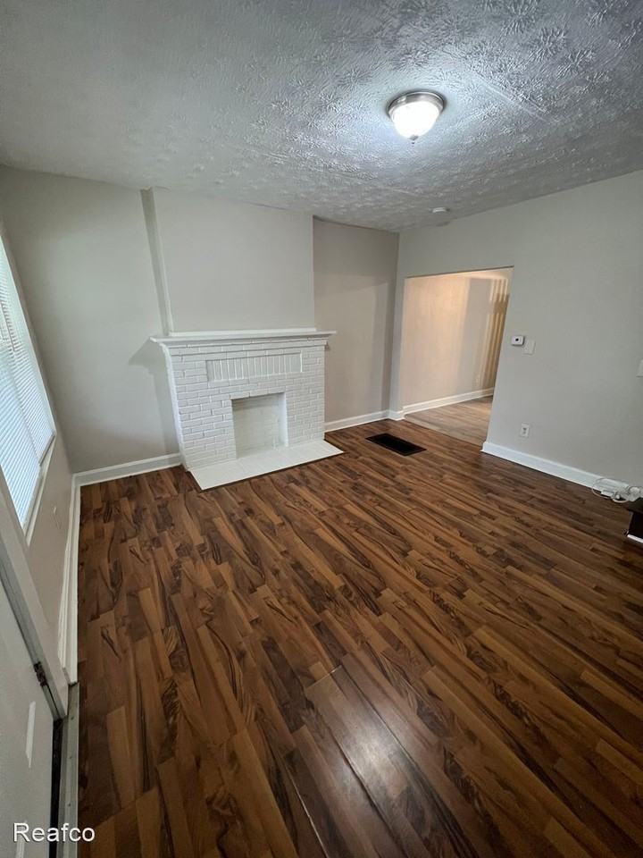 605-607 E Mithoff St - Photo 2 of 12