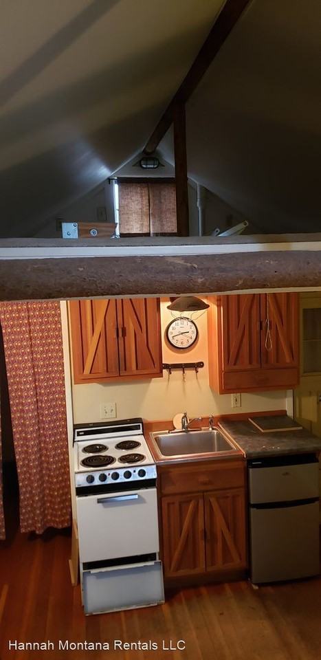 Fully Furnished Month to Month - Photo 2 of 6