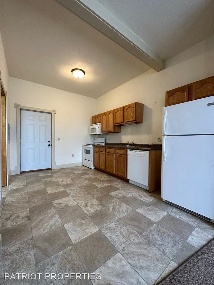 201 - 207 S. Main St. - Photo 2 of 9