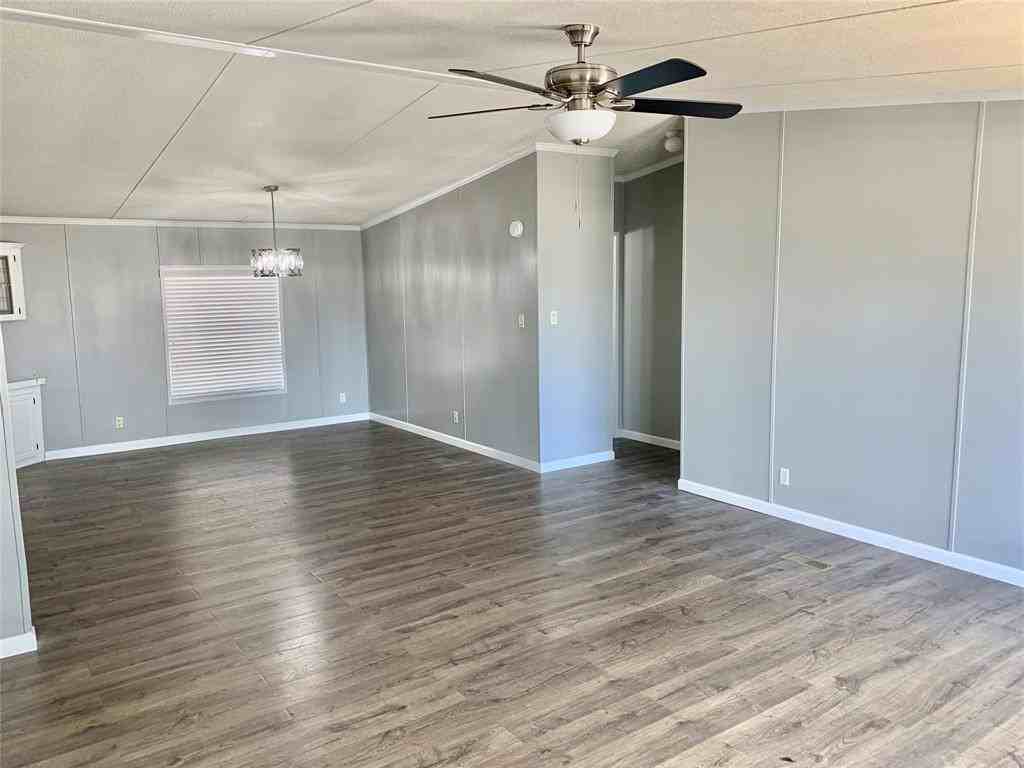 38 Victoria Way - Photo 3 of 27