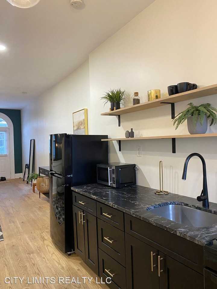 311-313 W King, 310 Grant (lot) - Photo 2 of 5